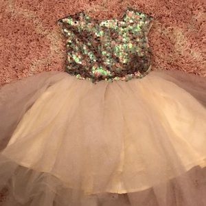 Beautiful sequin tulle sparkle dress lined 4t